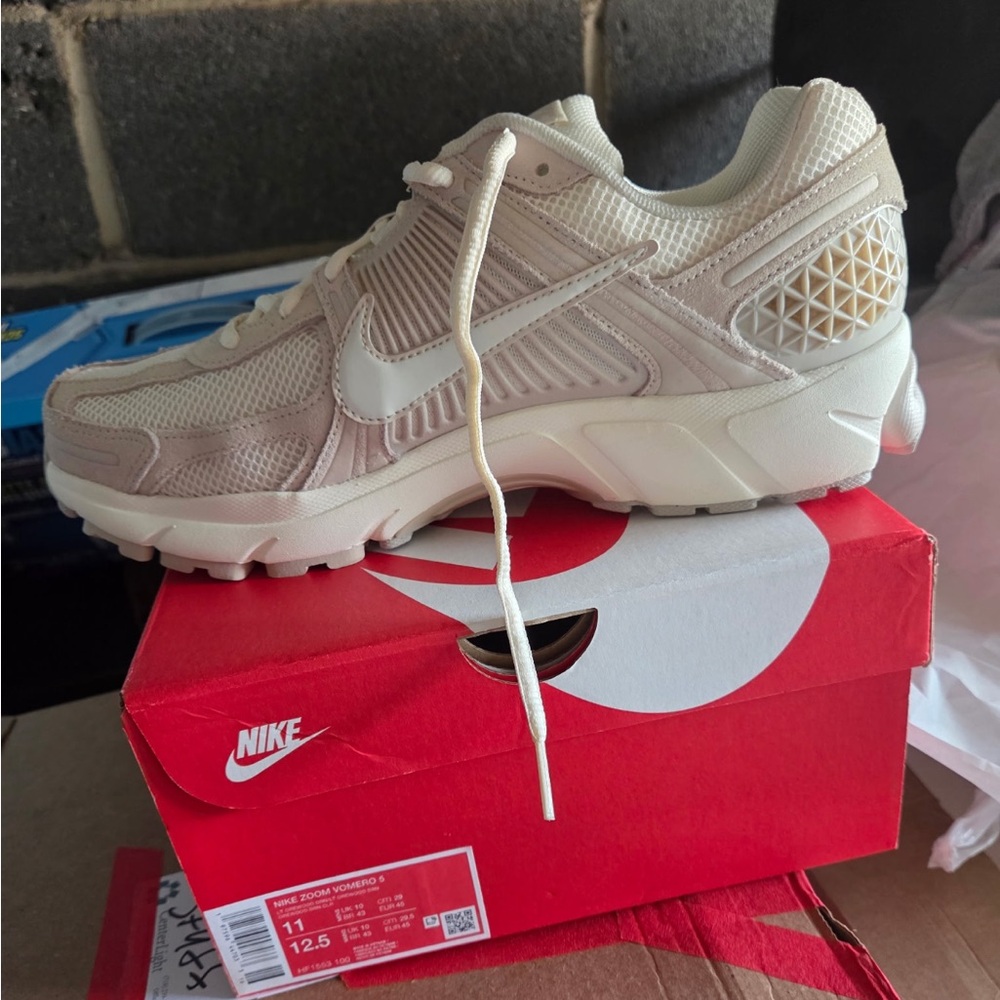 Nike Cream and White Athletic Shoes